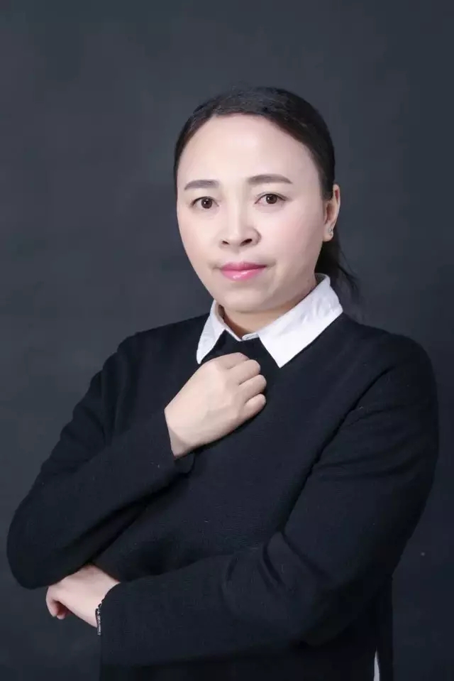 2016年度運(yùn)營經(jīng)理冠軍-曾春燕