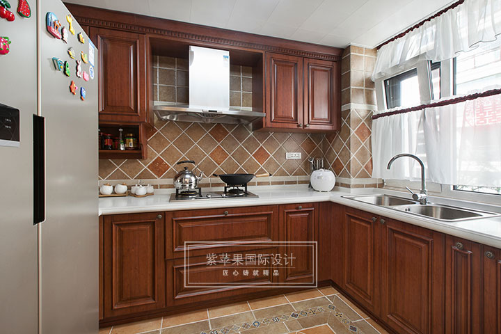 簡(jiǎn)美廚房裝修實(shí)景