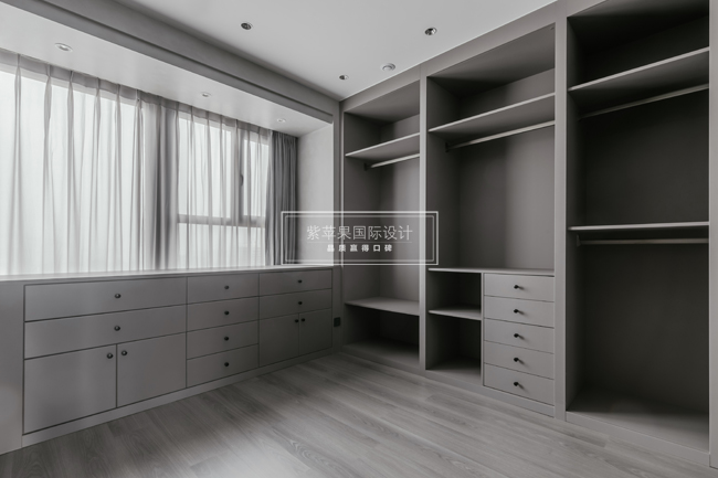 現(xiàn)代簡約裝修案例，體現(xiàn)年輕人的活力！